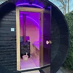 木屋 Wellness Hottub & Sauna In Het Bos 皮滕