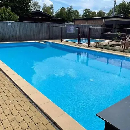 Luxe Gerenoveerde L-chalet *