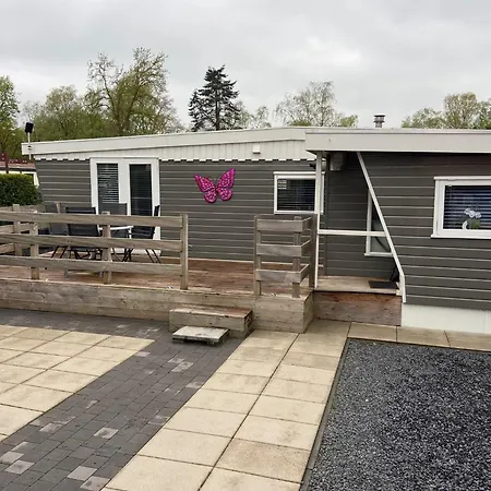 Domek alpejski Wellness Hottub & Sauna In Het Bos
