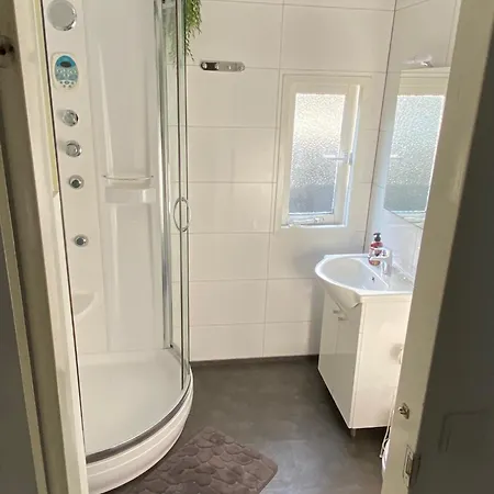 Wellness Hottub & Sauna In Het Bos Horská chata *