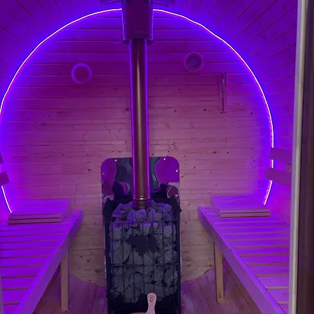 Wellness Hottub & Sauna In Het Bos