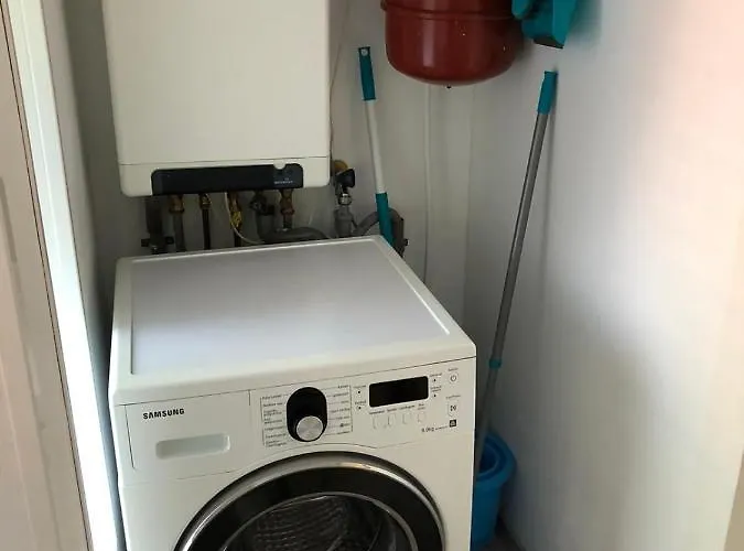 Wellness Hottub & Sauna In Het Bos شاليه