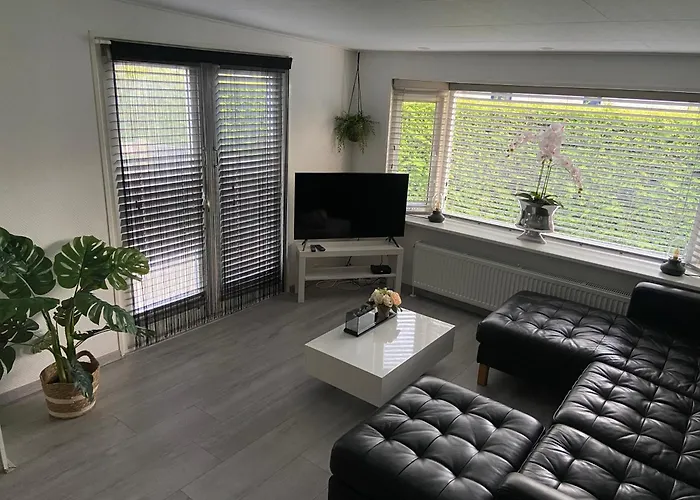 Wellness Hottub & Sauna In Het Bos * بوتِنْ