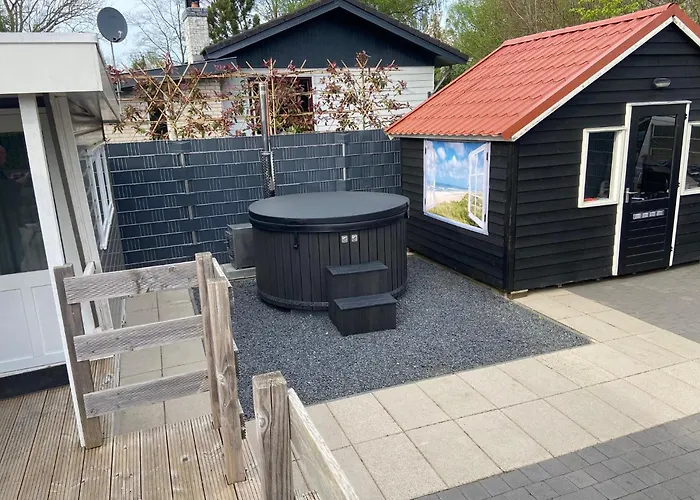 Wellness Hottub & Sauna In Het Bos بوتِنْ