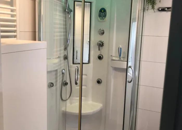 Wellness Hottub & Sauna In Het Bos شاليه