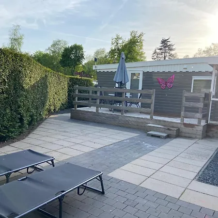 Luxe Gerenoveerde L-chalet Putten